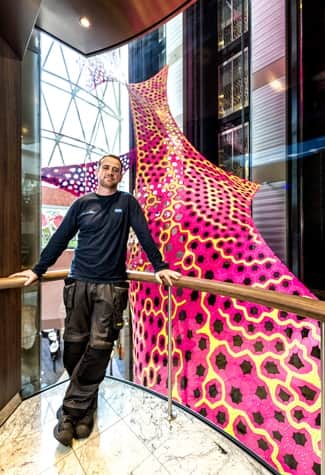 img_News_A day in the life_ 325x475